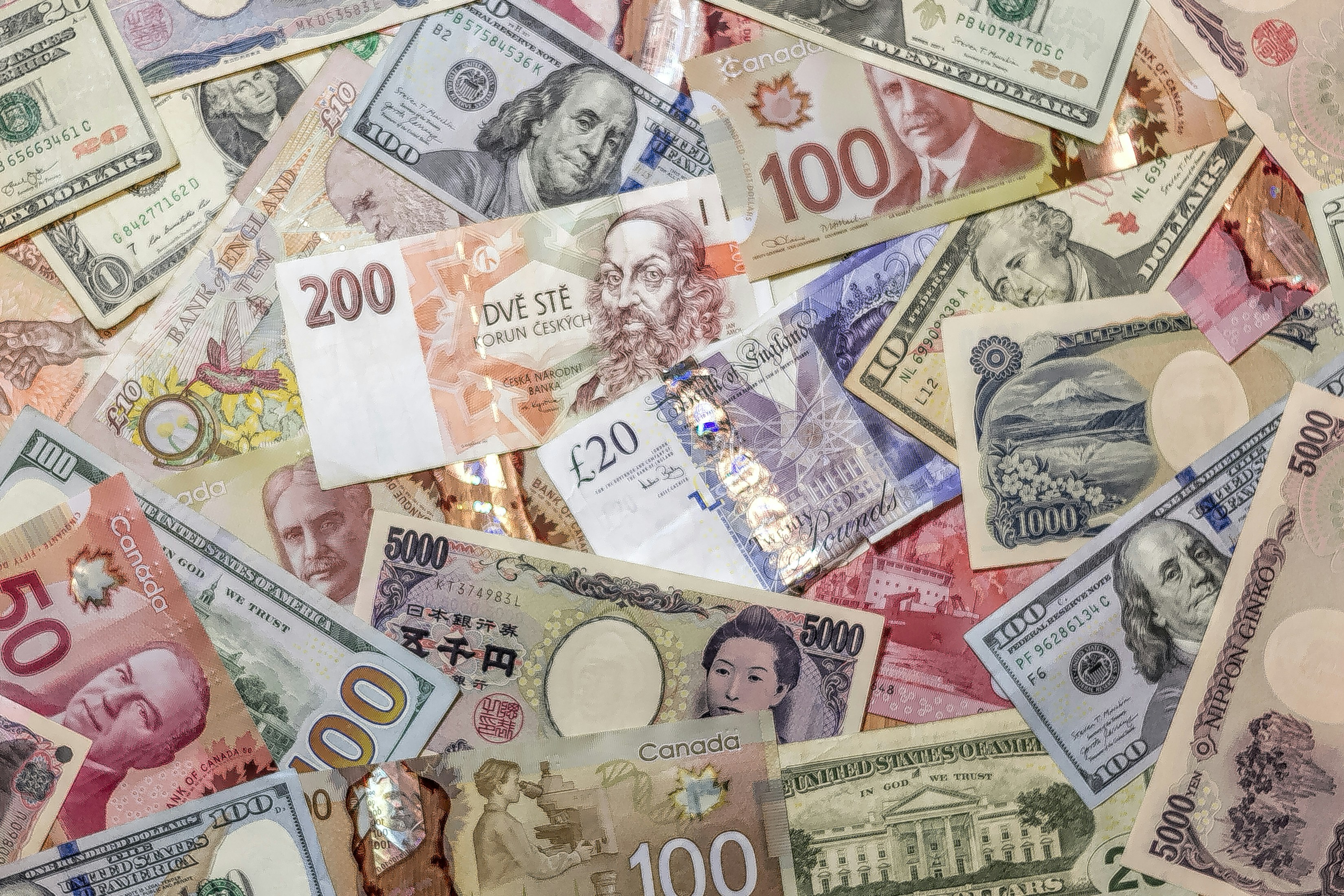 Foreign Investors Pulling Money Out of India: Why FIIs Are Exiting Despite the Growth Story