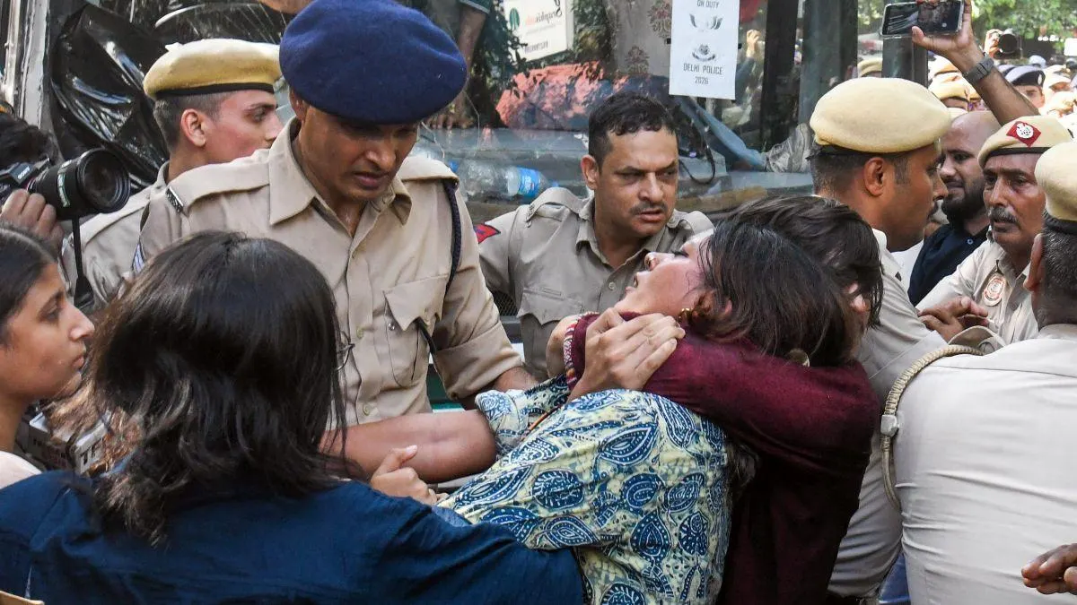 “We Said We Were Press”: Journalists Allege Police Crackdown in Delhi